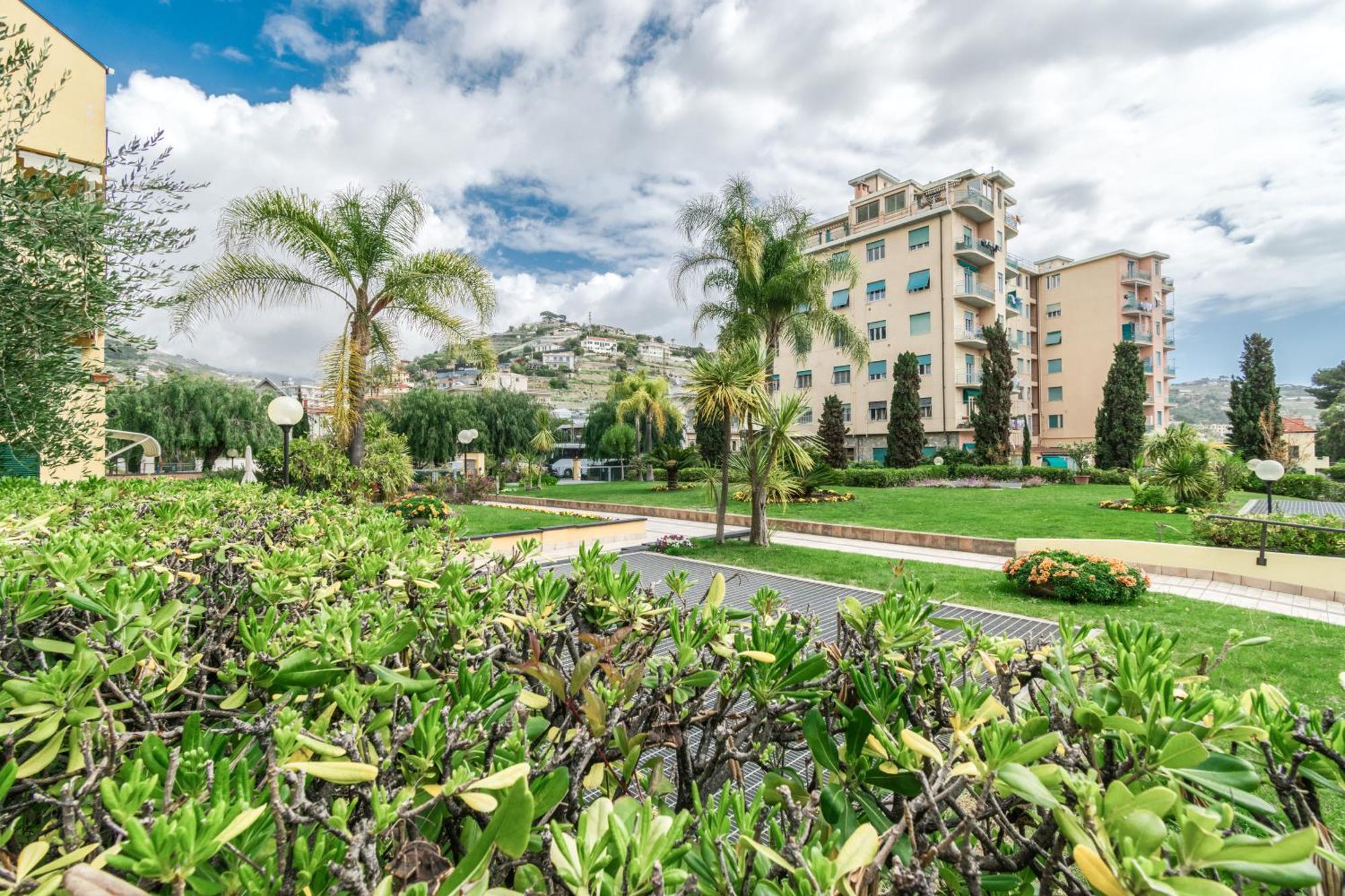 Elegante Con Piscina - Wi-fi & Box Privato Apartment Sanremo